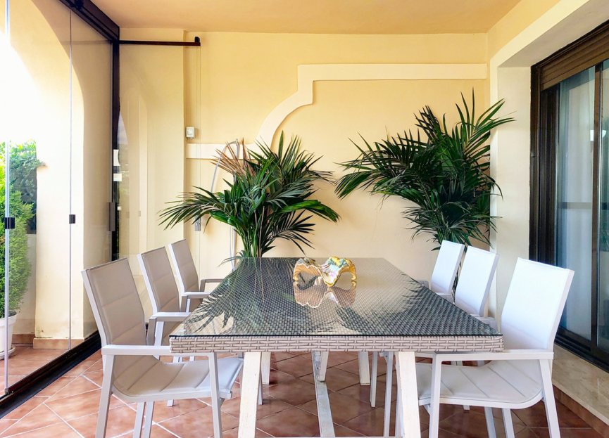 Resale - Apartment - Middle Floor Apartment - Estepona - Estepona Centro