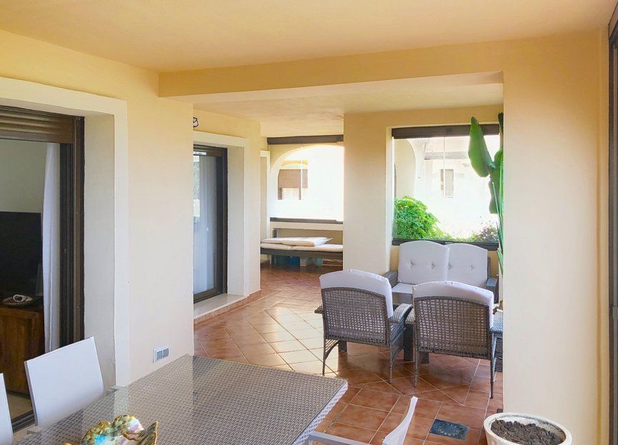 Resale - Apartment - Middle Floor Apartment - Estepona - Estepona Centro