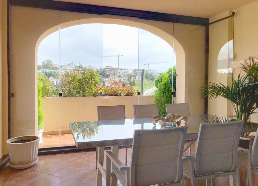 Resale - Apartment - Middle Floor Apartment - Estepona - Estepona Centro