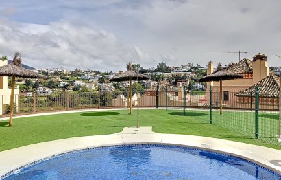 Resale - Apartment - Middle Floor Apartment - Estepona - Estepona Centro