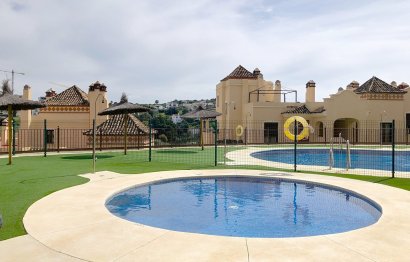 Resale - Apartment - Middle Floor Apartment - Estepona - Estepona Centro