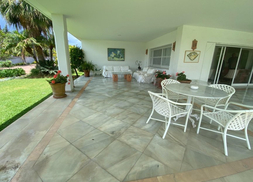 Resale - House - Detached Villa - Marbella - Guadalmina Baja