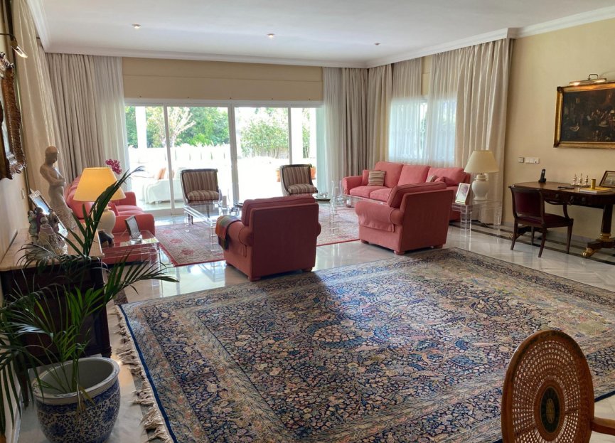 Resale - House - Detached Villa - Marbella - Guadalmina Baja