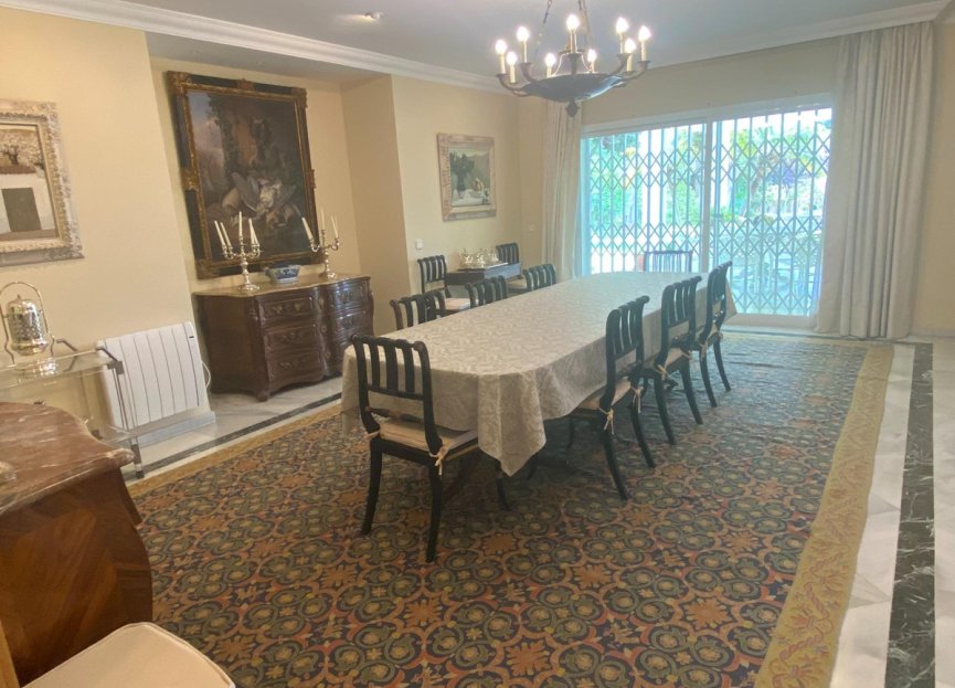 Resale - House - Detached Villa - Marbella - Guadalmina Baja