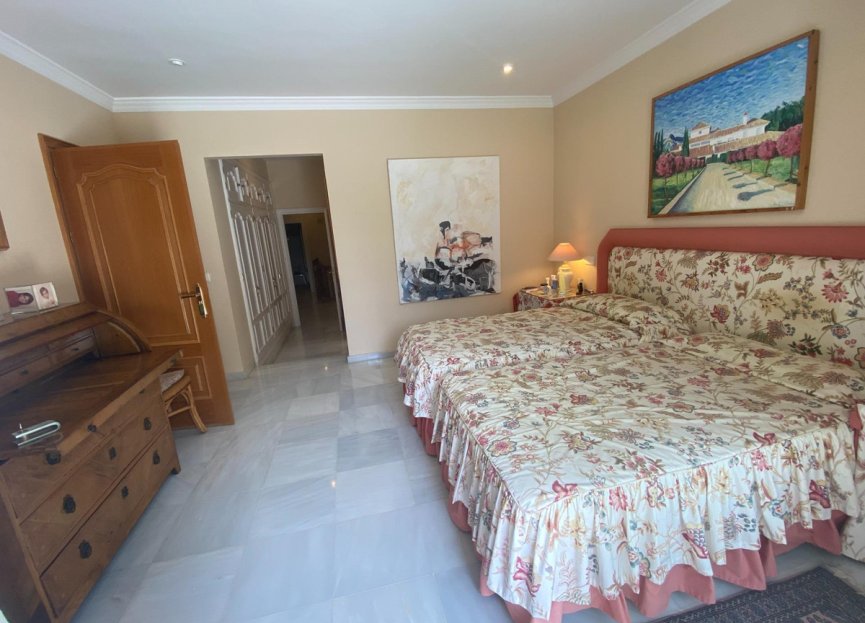 Resale - House - Detached Villa - Marbella - Guadalmina Baja