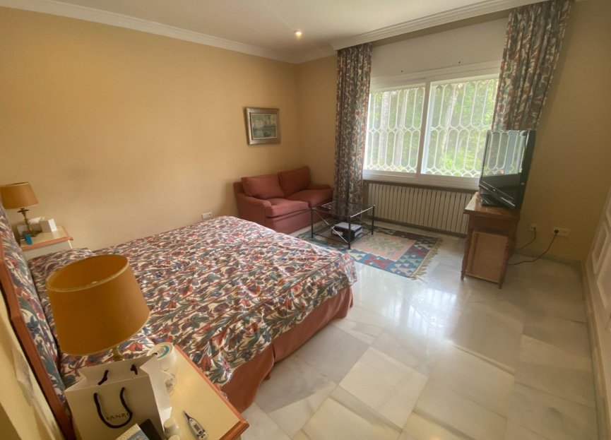 Resale - House - Detached Villa - Marbella - Guadalmina Baja