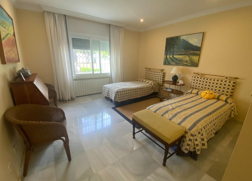 Resale - House - Detached Villa - Marbella - Guadalmina Baja