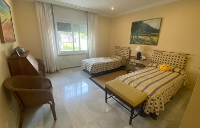 Resale - House - Detached Villa - Marbella - Guadalmina Baja