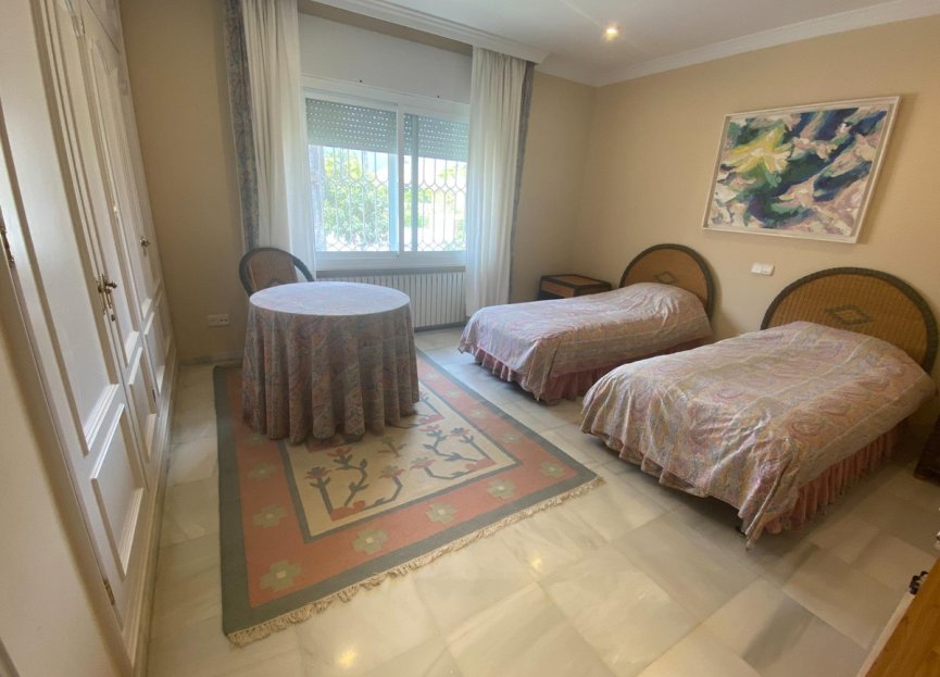 Resale - House - Detached Villa - Marbella - Guadalmina Baja