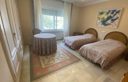 Resale - House - Detached Villa - Marbella - Guadalmina Baja