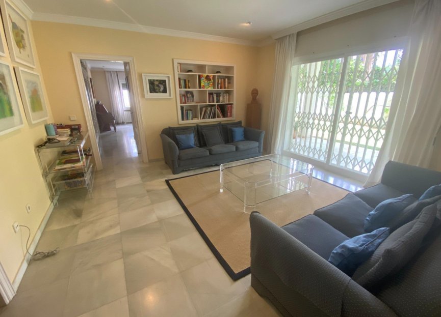 Resale - House - Detached Villa - Marbella - Guadalmina Baja