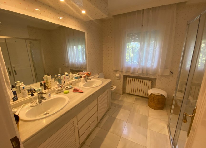 Resale - House - Detached Villa - Marbella - Guadalmina Baja