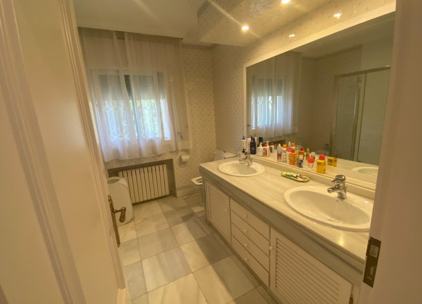 Resale - House - Detached Villa - Marbella - Guadalmina Baja