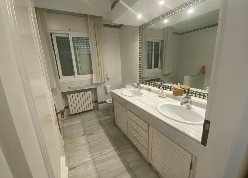 Resale - House - Detached Villa - Marbella - Guadalmina Baja