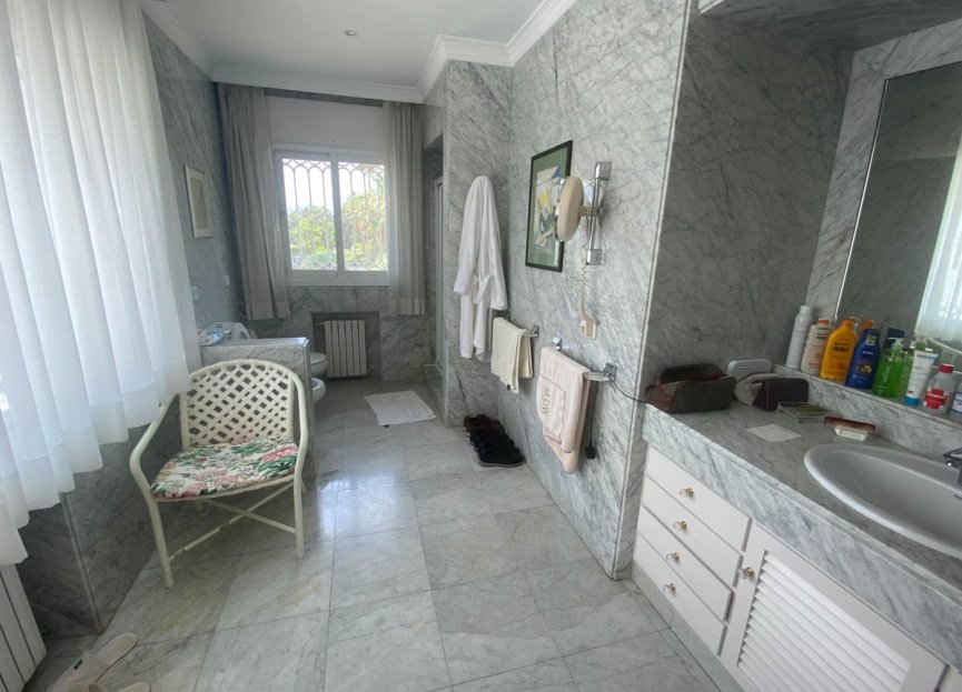 Resale - House - Detached Villa - Marbella - Guadalmina Baja