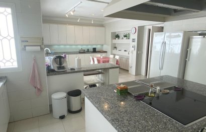 Resale - House - Detached Villa - Marbella - Guadalmina Baja