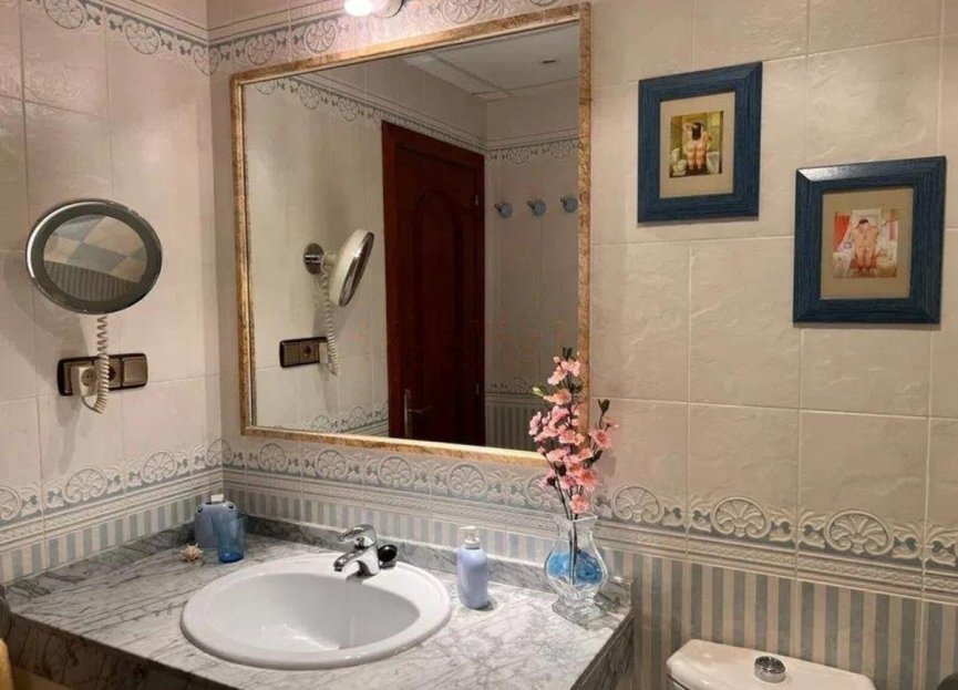 Resale - Apartment - Middle Floor Apartment - Marbella - Marbella Centro