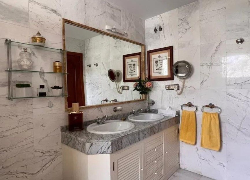 Resale - Apartment - Middle Floor Apartment - Marbella - Marbella Centro