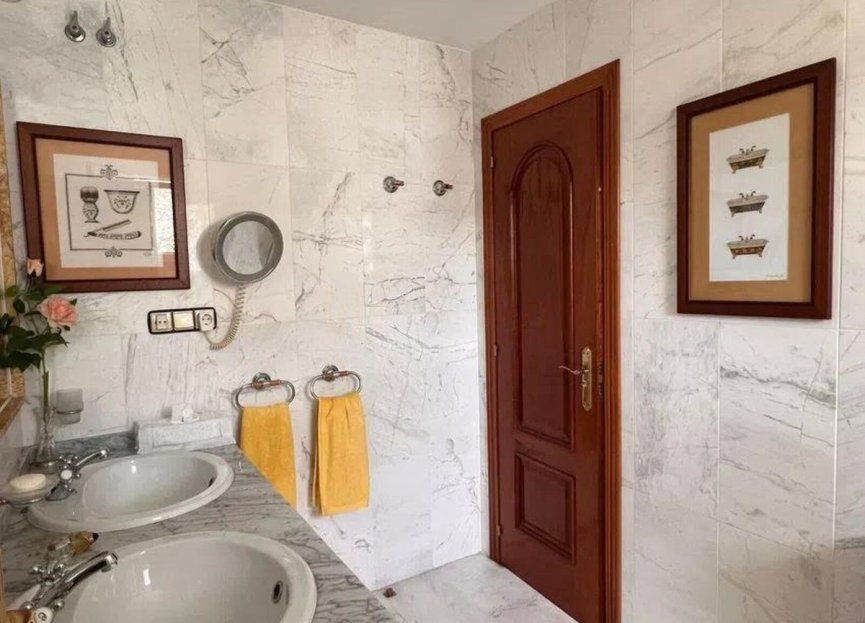 Resale - Apartment - Middle Floor Apartment - Marbella - Marbella Centro