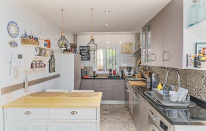 Resale - House - Semi-Detached House - Marbella - Nagüeles