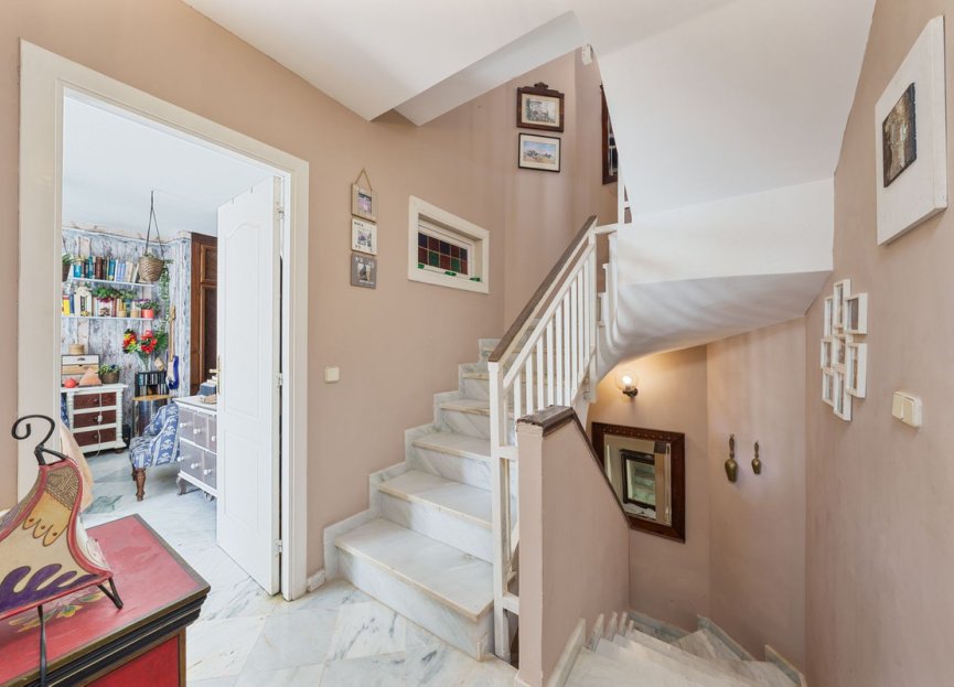 Resale - House - Semi-Detached House - Marbella - Nagüeles