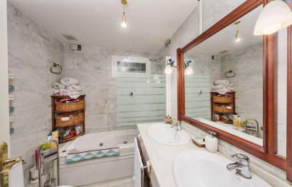 Resale - House - Semi-Detached House - Marbella - Nagüeles