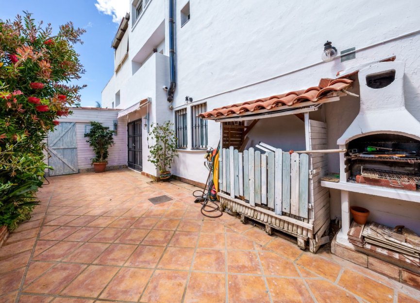 Resale - House - Semi-Detached House - Marbella - Nagüeles