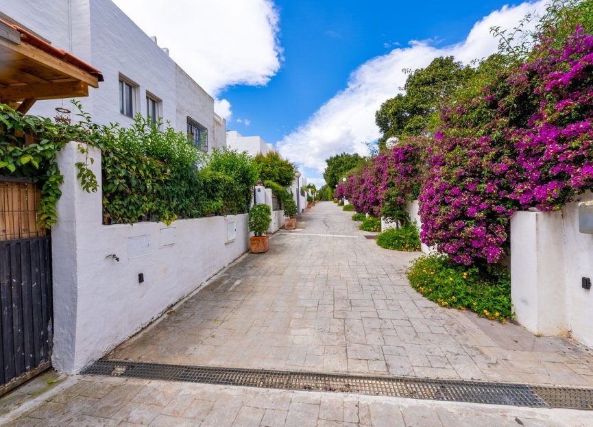 Resale - House - Semi-Detached House - Marbella - Nagüeles