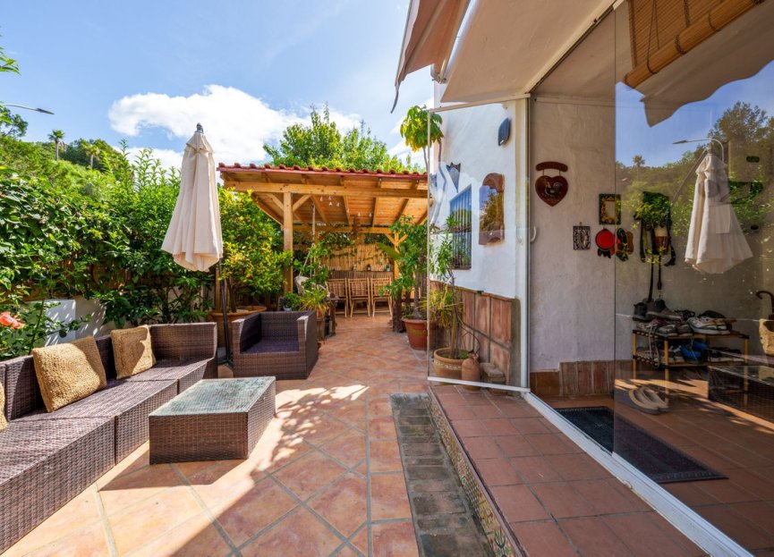Resale - House - Semi-Detached House - Marbella - Nagüeles