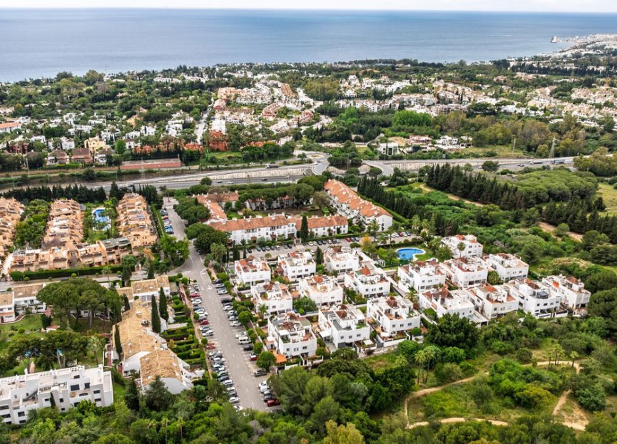 Resale - House - Semi-Detached House - Marbella - Nagüeles