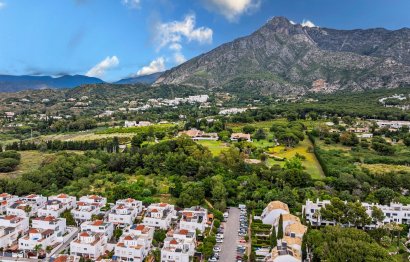 Resale - House - Semi-Detached House - Marbella - Nagüeles