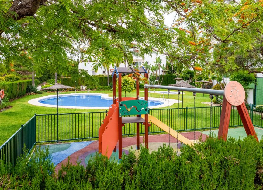 Resale - House - Semi-Detached House - Marbella - Nagüeles