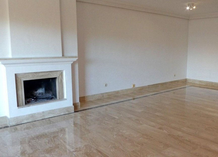 Resale - Apartment - Penthouse - Marbella - Guadalmina Baja