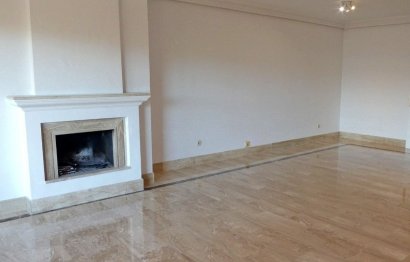 Resale - Apartment - Penthouse - Marbella - Guadalmina Baja