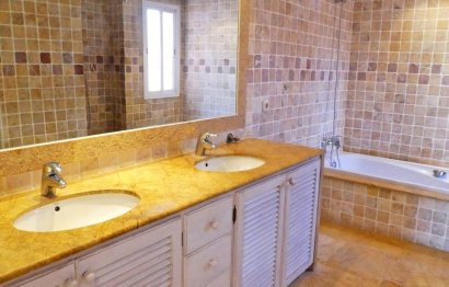 Resale - Apartment - Penthouse - Marbella - Guadalmina Baja