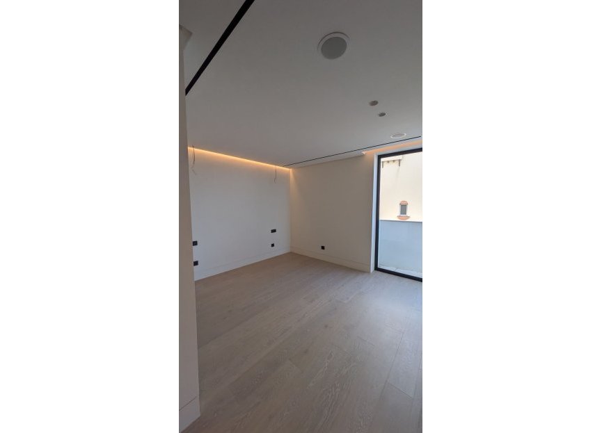 Resale - Apartment - Penthouse - Estepona - Estepona Centro