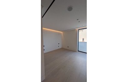 Resale - Apartment - Penthouse - Estepona - Estepona Centro