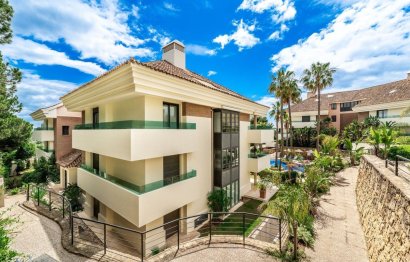 Resale - Apartment - Middle Floor Apartment - Marbella - Los Monteros