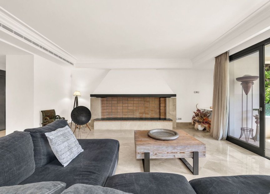 Resale - Apartment - Middle Floor Apartment - Marbella - Los Monteros