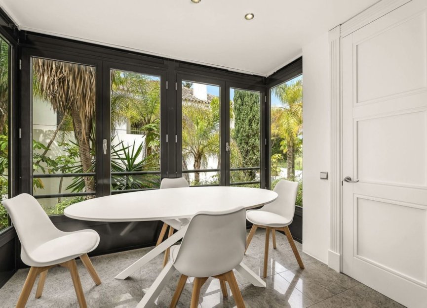 Resale - Apartment - Middle Floor Apartment - Marbella - Los Monteros