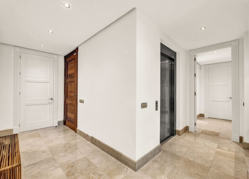 Resale - Apartment - Middle Floor Apartment - Marbella - Los Monteros