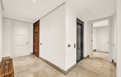 Resale - Apartment - Middle Floor Apartment - Marbella - Los Monteros