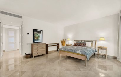 Resale - Apartment - Middle Floor Apartment - Marbella - Los Monteros