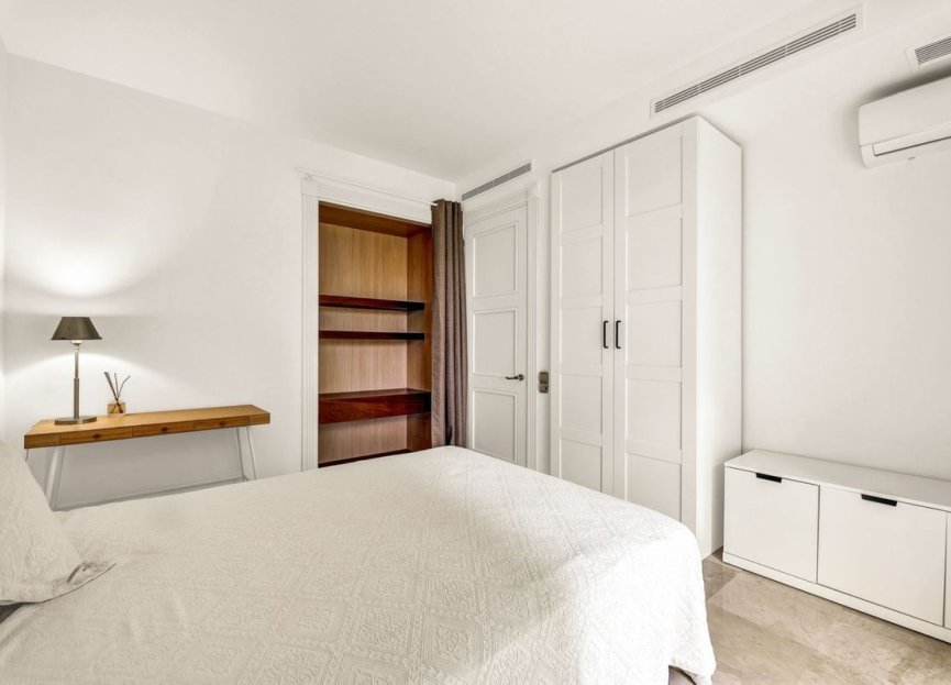 Resale - Apartment - Middle Floor Apartment - Marbella - Los Monteros