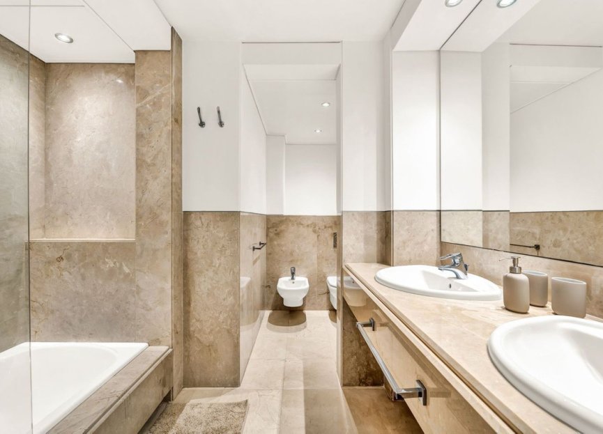 Resale - Apartment - Middle Floor Apartment - Marbella - Los Monteros