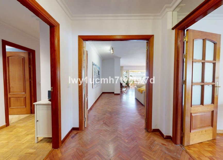 Resale - Apartment - Middle Floor Apartment - Fuengirola - Fuengirola Centro