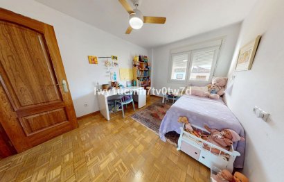 Resale - Apartment - Middle Floor Apartment - Fuengirola - Fuengirola Centro