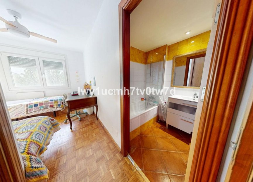 Resale - Apartment - Middle Floor Apartment - Fuengirola - Fuengirola Centro