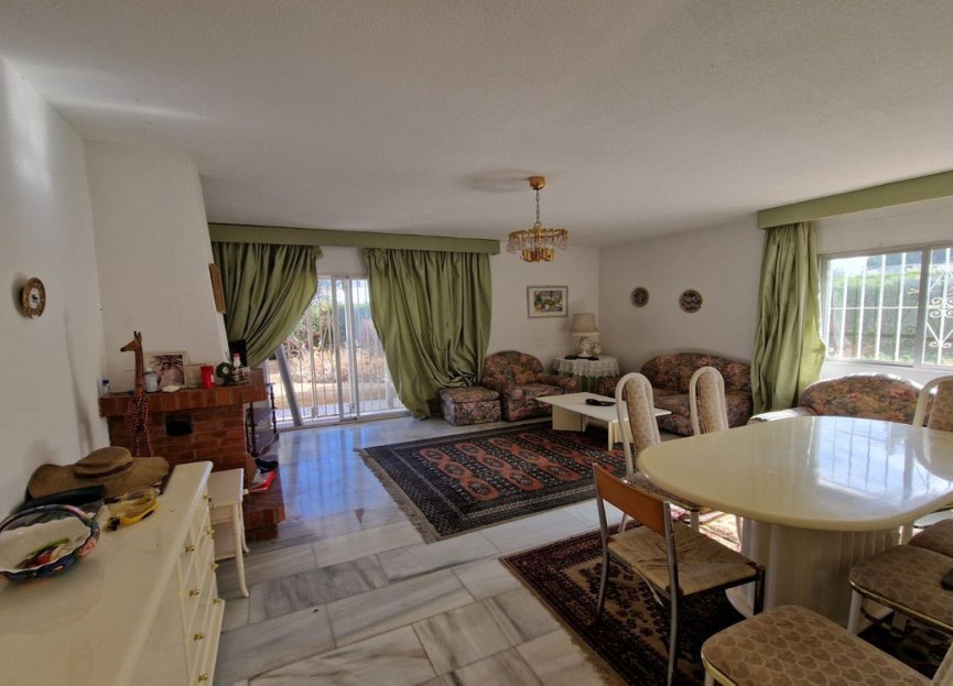 Resale - House - Detached Villa - Marbella - Nueva Andalucia