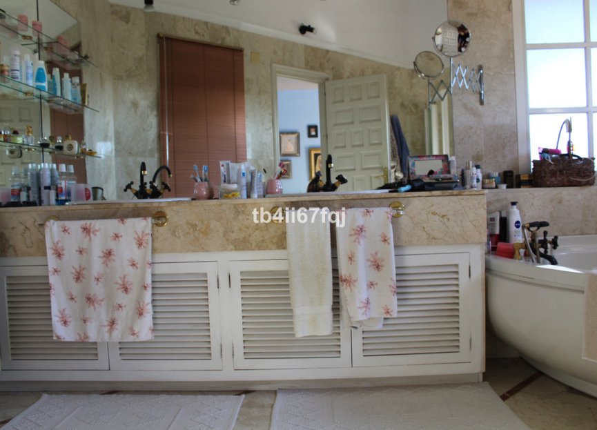 Reventa - House - Detached Villa - Estepona - Atalaya